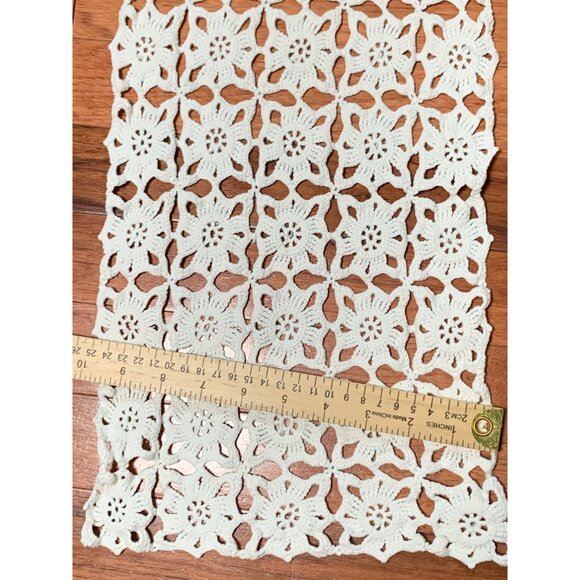 Handmade Cream Crochet Lace Table Runner 34"x10" Floral Pattern Cotton Home - Picture 7 of 7